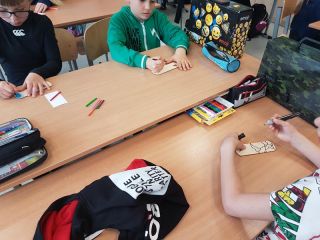 zdjęcie do artykułu: Kreatywne prezenty okolicznościowe-wykorzystujemy w pracy klej na gorąco