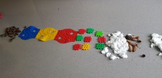 zdjęcie do artykułu: Gramy zmysłami- ścieżka sensoryczna