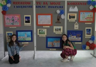 zdjęcie do artykułu: Nagrody w I Międzyszkolnym Konkursie   Plastyczno - Fotograficznym  RZESZÓW - TU SĄ MOJE KORZENIE