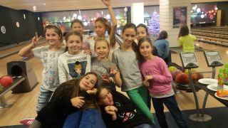 zdjęcie do artykułu: Mikołajkowe wyjście  klas 4b i 4d