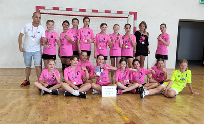 zdjęcie do artykułu: Nasze dziewczęta mistrzyniami województwa podkarpackiego    w piłce ręcznej w kategorii dzieci!!!    