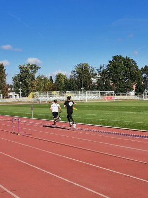 zdjęcie do artykułu: II miejsce naszych uczennic w Sztafetowych Biegach Przełajowych