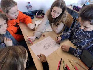 zdjęcie do artykułu: Kartki dla powstańców wykonali samodzielnie 