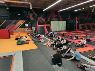 zdjęcie do artykułu: Sportowa integracja na trampolinach 