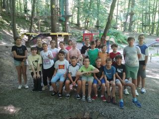 zdjęcie do artykułu:  Wycieczka klasy 5e do parku linowego