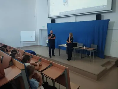 zdjęcie wprowadzające do artykułu: Spotkanie z Panem Dzielnicowym „Bezpieczna droga d
