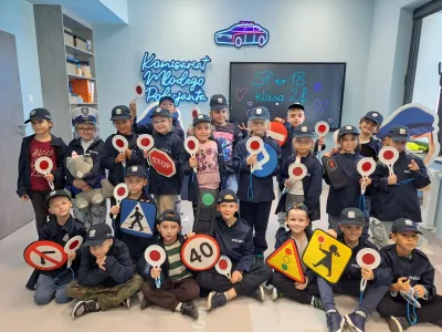 zdjęcie do artykułu: Uczniowie klas 2 z wizytą w Komisariacie Młodego Policjanta