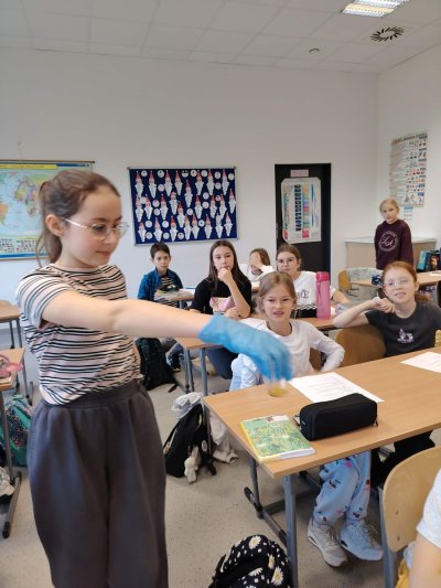 zdjęcie do artykułu: Eksperymentalna przygoda na lekcji przyrody!