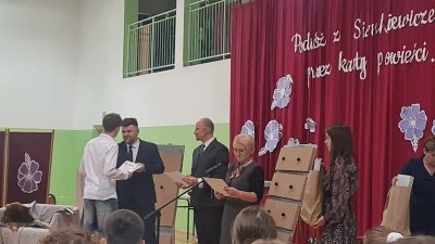 Tmp dbd51967-c8e5-4e7b-ac57-2d9b51b85a73