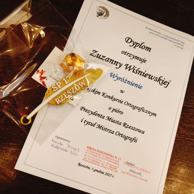 zdjęcie do artykułu: Wyróżnienie dla naszej uczennicy w Konkursie Ortograficznym o Pióro Prezydenta Miasta Rzeszowa