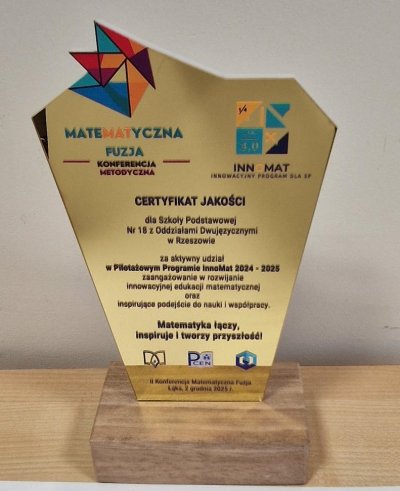 zdjęcie do artykułu: SP 18 z Certyfikatem Jakości Edukacyjnej podczas Wojewódzkiej Konferencji „Fuzja Matematyczna”