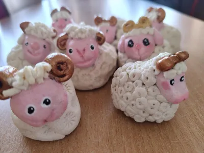 zdjęcie wprowadzające do artykułu: Plastyczno – charytatywna akcja „Baranek 26”