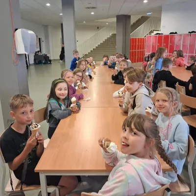 Media 12
