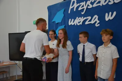 23