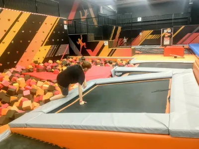 zdjęcie wprowadzające do artykułu: Aktywna integracja we FlyParku