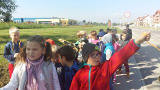 zdjęcie do artykułu: Powitanie jesieni - spacer edukacyjny kl. 2A