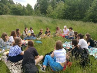 zdjęcie do artykułu: Książki na łąkach