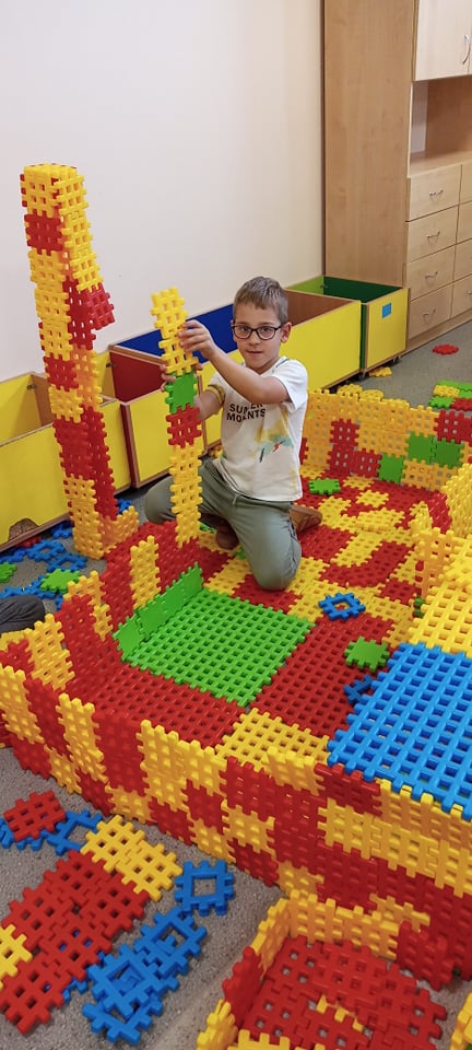 241687926_390301432747960_8366497865804550896_n