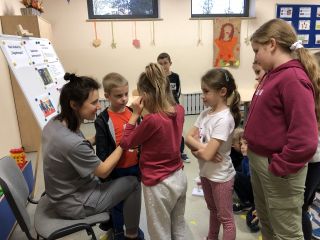 zdjęcie do artykułu: Ciekawskie świetliczaki - spotkanie z weterynarzem