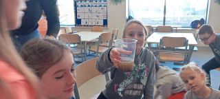 zdjęcie do artykułu: Przyroda z klasą - Jak oczyścić brudną wodę?