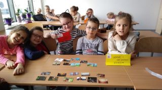 zdjęcie do artykułu: GRUPA GŁÓWNA- Multimedialny album z Psotnikiem w tle