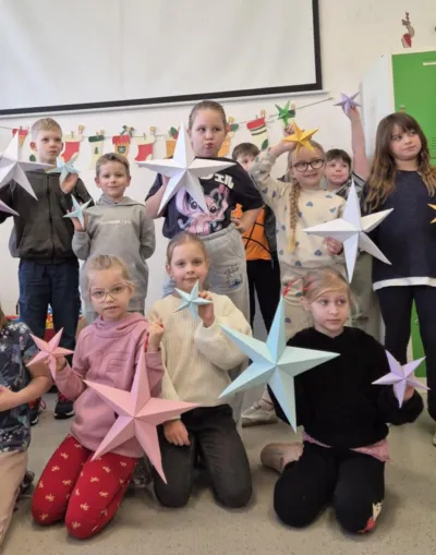 zdjęcie wprowadzające do artykułu: Od kartki do gwiazdy – świąteczna twórczość